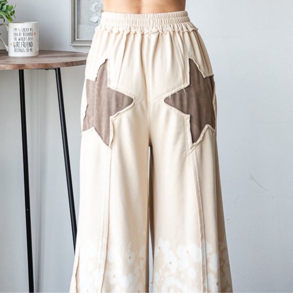NWOT Oli & Hali Beige Star Pattern Wide-Leg Pants - Picture 8 of 8
